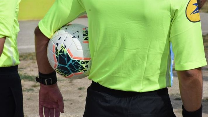 Francia, Under 18: odore di alcol dall’arbitro in campo, ma il test dell’etilometro è negativo! Francia, Under 18: odore di alcol dall’arbitro in campo, ma il test dell’etilometro è negativo! - immagine 1