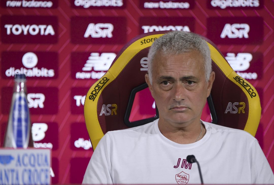 Roma, la conferenza stampa di Mourinho prima della Juventus – FOTO GALLERY - immagine 11