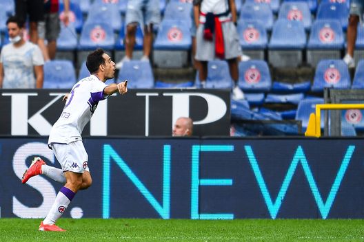  GENOA, ITALY - SEPTEMBER 18: Giacomo Bonaventura of Fiorentina celebrates after scoring a goal during the Serie A match between Genoa CFC and AFC Fiorentina at Stadio Luigi Ferraris on September 18, 2021 in Genoa, Italy. (Photo by Getty Images) 