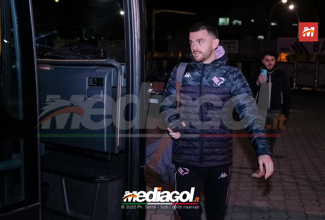 FOTO Perugia-Palermo, i rosanero in partenza dallo stadio “Renzo Barbera” (Gallery) - immagine 7