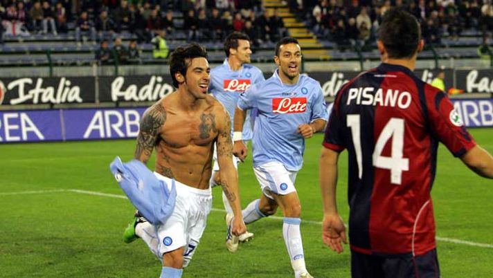 Lavezzi segna il gol dell'1-0. Cagliari Napoli (Getty Images) 