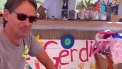 VIDEO/ Inter, Inzaghi in vacanza si diverte e brinda con la moglie Gaia