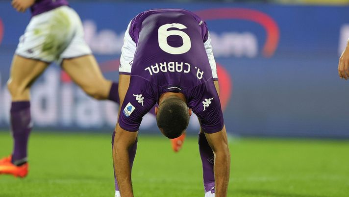 FLORENCE, ITALY - NOVEMBER 09: Arthur Mendonça Cabral of ACF Fiorentina reacts during the Serie A match between ACF Fiorentina and Salernitana at Stadio Artemio Franchi on November 9, 2022 in Florence, Italy. (Photo by Gabriele Maltinti/Getty Images) Cabral punta gennaio: un mese cruciale per convincere Italiano - immagine 1