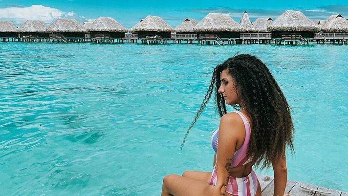 Valentina Vignali, scatto mozzafiato dal paradiso della Polinesia - immagine 1