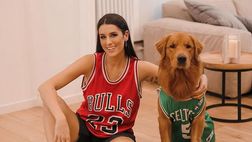Halloween in stile NBA per Valentina Vignali e il suo cane: sfida Jordan-Garnett