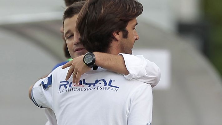 Coppitelli abbraccia il tecnico dell'Empoli, Bigica, dopo la Finale Scudetto Allievi 2015 