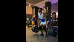VIDEO / Jacobs a Tenerife, sette sessioni dal tatuatore per disegnare