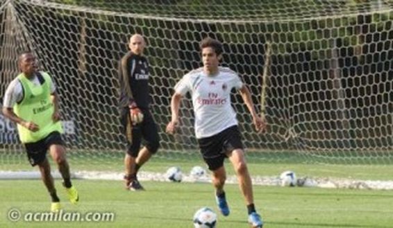 acmilan.com acmilan.com