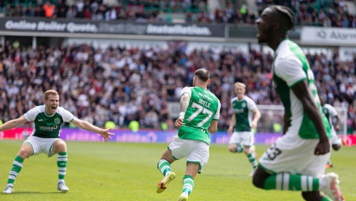 Lascia gli arabi, torna a Edimburgo e pronti-via segna il gol da favola nel derby! Lascia gli arabi, torna a Edimburgo e pronti-via segna il gol da favola nel derby! - immagine 1