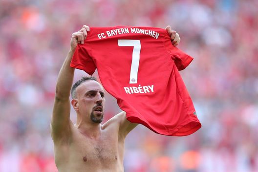MUNICH, GERMANY - MAY 18: Franck Ribery of Bayern Munich celebrates after scoring his team's fourth goal during the Bundesliga match between FC Bayern Muenchen and Eintracht Frankfurt at Allianz Arena on May 18, 2019 in Munich, Germany. (Photo by Alexander Hassenstein/Bongarts/Getty Images) MUNICH, GERMANY - MAY 18: Franck Ribery of Bayern Munich celebrates after scoring his team's fourth goal during the Bundesliga match between FC Bayern Muenchen and Eintracht Frankfurt at Allianz Arena on May 18, 2019 in Munich, Germany. (Photo by Alexander Hassenstein/Bongarts/Getty Images)