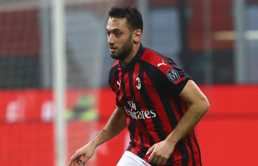 Hakan Calhanoglu, fantasista del Milan (credits: GETTY Images) Hakan Calhanoglu, fantasista del Milan (credits: GETTY Images)