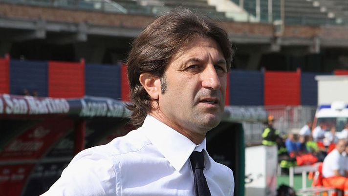 CAGLIARI, ITALY - OCTOBER 02: Cagliari's coach Massimo Rastelli looks on during the Serie A match between Cagliari Calcio and FC Crotone at Stadio Sant'Elia on October 2, 2016 in Cagliari, Italy. (Photo by Enrico Locci/Getty Images) CAGLIARI – Tegola Murru, lungo stop: si opera! Così cambia la difesa - immagine 1