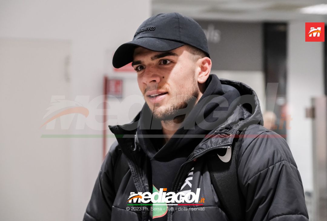 FOTO PALERMO, Aurelio arriva all’aeroporto Falcone e Borsellino di Palermo (Gallery) - immagine 5