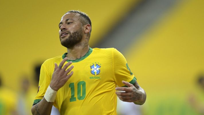 RECIFE, BRAZIL - SEPTEMBER 09: Neymar Jr. of Brazil reacts during a match between Brazil and Peru as part of South American Qualifiers for Qatar 2022 at Arena Pernambuco on September 09, 2021 in Recife, Brazil. (Photo by Pedro Vilela/Getty Images) RECIFE, BRAZIL - SEPTEMBER 09: Neymar Jr. of Brazil reacts during a match between Brazil and Peru as part of South American Qualifiers for Qatar 2022 at Arena Pernambuco on September 09, 2021 in Recife, Brazil. (Photo by Pedro Vilela/Getty Images)