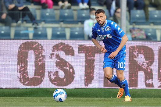 EMPOLI, ITALY - APRIL 09: Nedim Bajrami of Empoli FC in action during the Serie A match between Empoli FC v Spezia Calcio on April 9, 2022 in Empoli, Italy. (Photo by Gabriele Maltinti/Getty Images) Zurkowski può far felice Italiano e l’Empoli: basta chiedere a Bajrami- immagine 2