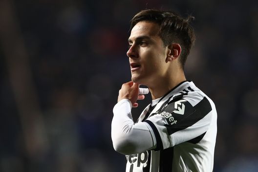 BERGAMO, ITALY - FEBRUARY 13: Paulo Dybala of Juventus during the Serie A match between Atalanta BC and Juventus at Gewiss Stadium on February 13, 2022 in Bergamo, Italy. (Photo by Juventus FC/Juventus FC via Getty Images) Dybala al Napoli, De Laurentiis jr apre? “Le vie del Signore sono infinite”- immagine 2