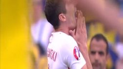 VIDEO / Lewandowski, ma sei veramente tu? Pazzesco il gol fallito