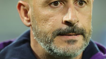 FLORENCE, ITALY - OCTOBER 10: Manager Vincenzo Italiano of ACF Fiorentina looks on during the Serie A match between ACF Fiorentina and SS Lazio at Stadio Artemio Franchi on October 10, 2022 in Florence, Italy. (Photo by Gabriele Maltinti/Getty Images)