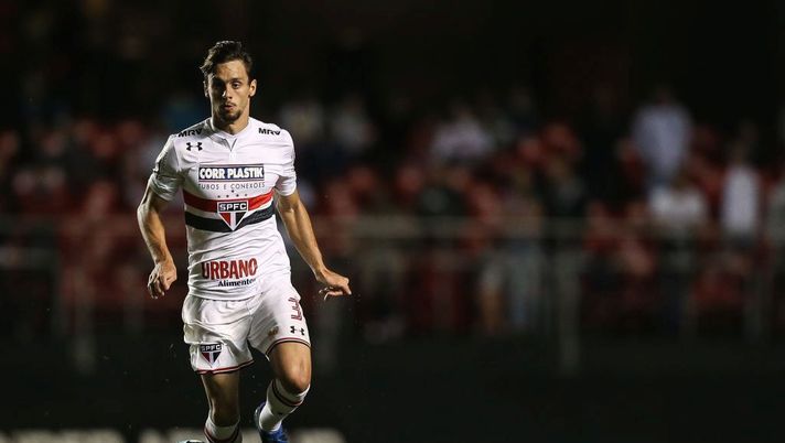 SAO PAULO, BRAZIL - MAY 22: Rodrigo Caio #3 of Sao Paulo on the ball during a match between Sao Paulo and Avai as a part of Campeonato Brasileiro 2017 at Morumbi Stadium on May 22, 2017 in Sao Paulo, Brazil. (Photo by Ricardo Nogueira/Getty Images) 
