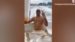 VIDEO / Ex Inter, Adriano fa il dito medio in barca