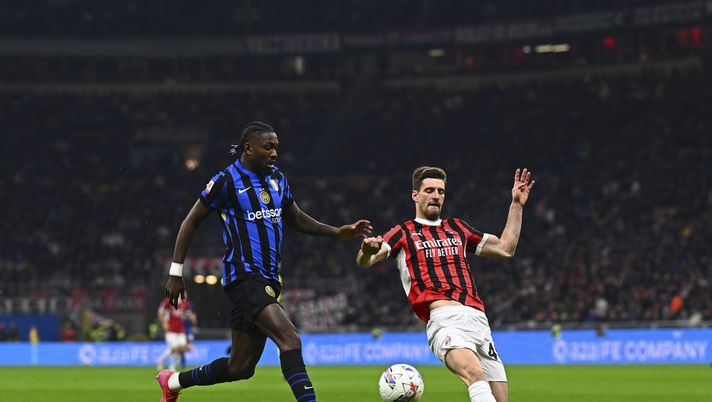 MILAN, ITALY - APRIL 02: Marcus Thuram of FC Internazionale competes for the ball with Matteo Gabbia of AC Milan during the Coppa Italia Semi Final match between AC Milan and FC Internazionale at Stadio Giuseppe Meazza on April 02, 2025 in Milan, Italy. (Photo by Mattia Ozbot - Inter/Inter via Getty Images) Cauet: “L’Inter ha tutte le capacità per fare del male al Milan” - immagine 1
