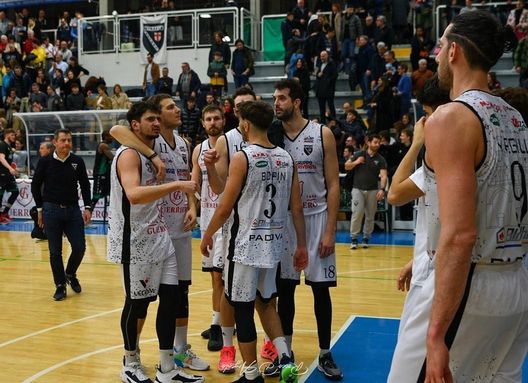 Basket, il derby è della Virtus: 81 a 75 al Guerriero Petrarca- immagine 2