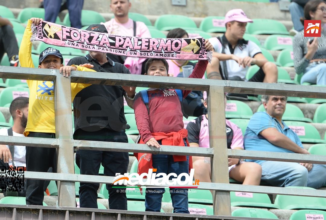 FOTOTIFO Palermo-Pisa 3-3, i tifosi allo Stadio “Renzo Barbera” (Gallery) - immagine 13