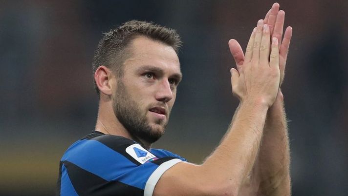 Gazzetta: “De Vrij negativo, c’è la scelta di Conte per Bologna: ora è da escludere…” - immagine 1