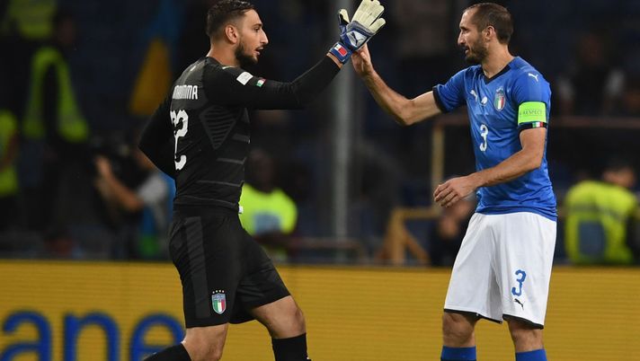 GENOA, ITALY - OCTOBER 10:  Gianluigi Donnarumma (L) and Giorgio Chiellini of Italy during the International Friendly match between Italy and Ukraine on October 10, 2018 in Genoa, Italy.  (Photo by Claudio Villa/Getty Images) 