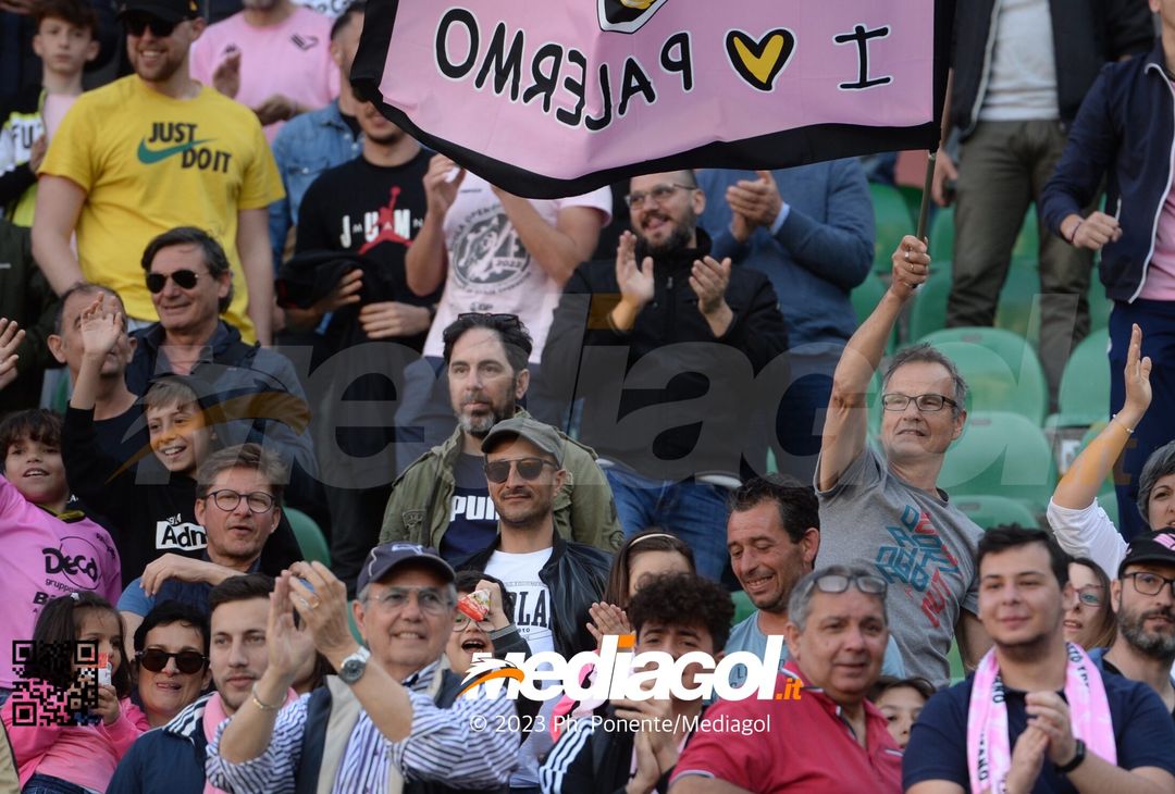 FOTOTIFO Palermo-Spal 2-1, gli scatti ai tifosi al “Renzo Barbera” (GALLERY) - immagine 64