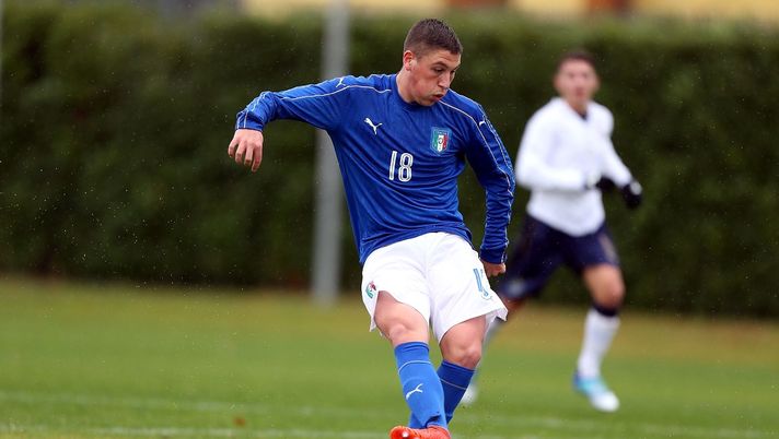 Riccardo Tonin, attaccante del Milan, qui con la maglia dell'Italia Under-17 (Getty Images) 