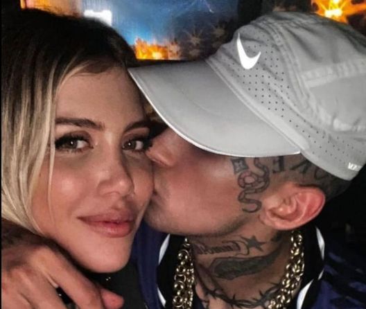 Wanda Nara, che stoccata a L-Gante: “Accostata a uomini che potrebbero essere miei figli” Wanda Nara, che stoccata a L-Gante: “Accostata a uomini che potrebbero essere miei figli” - immagine 1