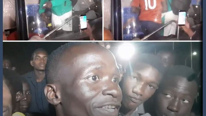 Mané col suo sosia sul pullman del Senegal Mané col suo sosia sul pullman del Senegal