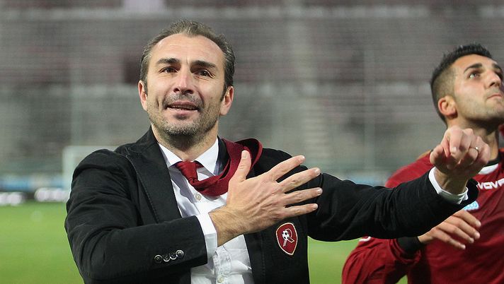 REGGIO CALABRIA, ITALY - DECEMBER 26: Davide Dionigi head coach of Reggina celebrates after the Serie B match between Reggina Calcio and Vicenza Calcio at Stadio Oreste Granillo on December 26, 2012 in Reggio Calabria, Italy. (Photo by Maurizio Lagana/Getty Images) REGGIO CALABRIA, ITALY - DECEMBER 26: Davide Dionigi head coach of Reggina celebrates after the Serie B match between Reggina Calcio and Vicenza Calcio at Stadio Oreste Granillo on December 26, 2012 in Reggio Calabria, Italy. (Photo by Maurizio Lagana/Getty Images)