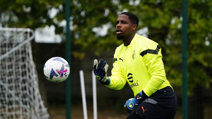 Papin parla di Mike Maignan, portiere del Milan