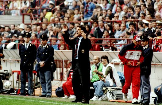 Fabio Capello, successore di Arrigo Sacchi sulla panchina del Milan. Fabio Capello, successore di Arrigo Sacchi sulla panchina del Milan.