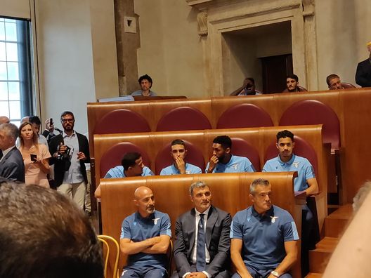 Arrivati, tutti, mancano solo Lotito e la Raggi Arrivati, tutti, mancano solo Lotito e la Raggi