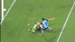 VIDEO / Australia, il portiere più scarso del mondo? Errore incredibile