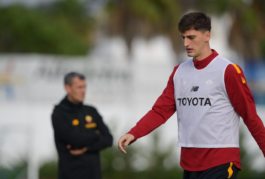 Roma, c’è Wijnaldum in gruppo. E torna anche Rui Patricio – FOTO GALLERY - immagine 72