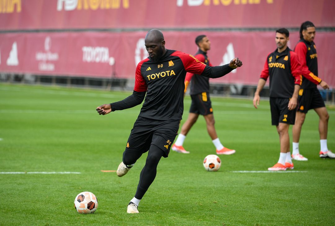 Roma, l’allenamento a Trigoria alla viglia del Milan: c’è Mancini – FOTOGALLERY - immagine 9
