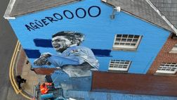 Via Agüero, via il murale: ripulita l’immagine del Kun dai muri del Nord di Manchester