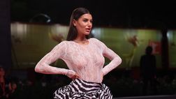 Carolina Stramare lascia senza parole i fan: sguardo ipnotico per l’ex Miss Italia