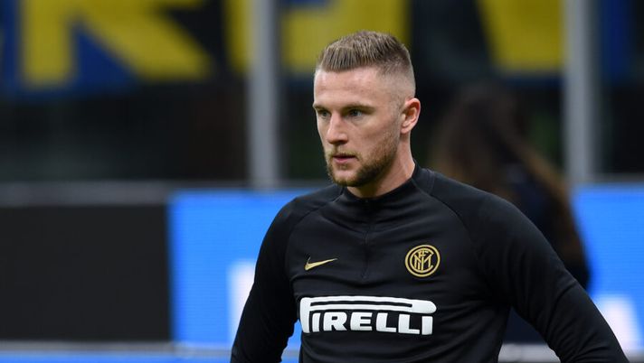 MILAN, ITALY - DECEMBER 21: Milan Skriniar of FC Internazionale during the Serie A match between FC Internazionale and Genoa CFC at Stadio Giuseppe Meazza on December 21, 2019 in Milan, Italy. (Photo by Chris Ricco/Getty Images) NEWS – Ilicic, Deulofeu, Gojak, Dybala, Brahim, Ibra e i positivi dell’Inter: le novità - immagine 1