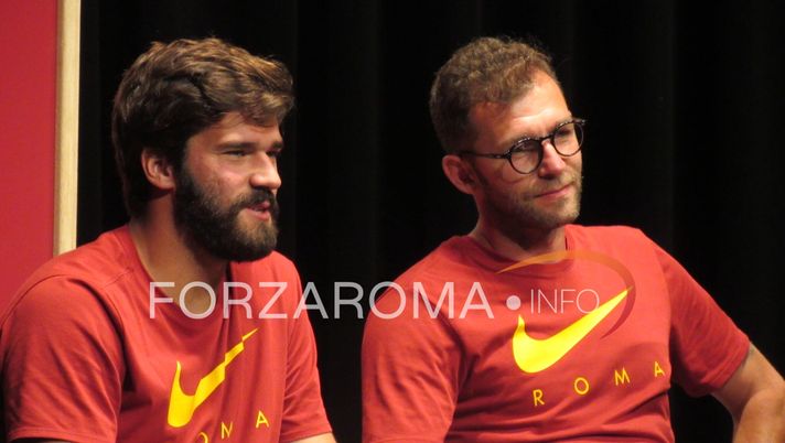 Roma tra matrimoni e divorzi: Lobont saluta dopo 9 anni. Maxi-contratto per Alisson, spunta Muniain 