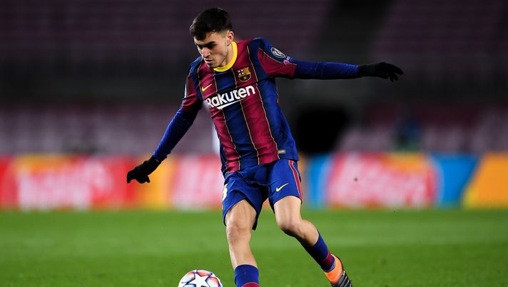 BARCELONA, SPAIN - DECEMBER 08: Pedri of FC Barcelona runs with the ball during the UEFA Champions League Group G stage match between FC Barcelona and Juventus at Camp Nou on December 08, 2020 in Barcelona, Spain. Sporting stadiums around Spain remain under strict restrictions due to the Coronavirus Pandemic as Government social distancing laws prohibit fans inside venues resulting in games being played behind closed doors. (Photo by David Ramos/Getty Images) BARCELONA, SPAIN - DECEMBER 08: Pedri of FC Barcelona runs with the ball during the UEFA Champions League Group G stage match between FC Barcelona and Juventus at Camp Nou on December 08, 2020 in Barcelona, Spain. Sporting stadiums around Spain remain under strict restrictions due to the Coronavirus Pandemic as Government social distancing laws prohibit fans inside venues resulting in games being played behind closed doors. (Photo by David Ramos/Getty Images)