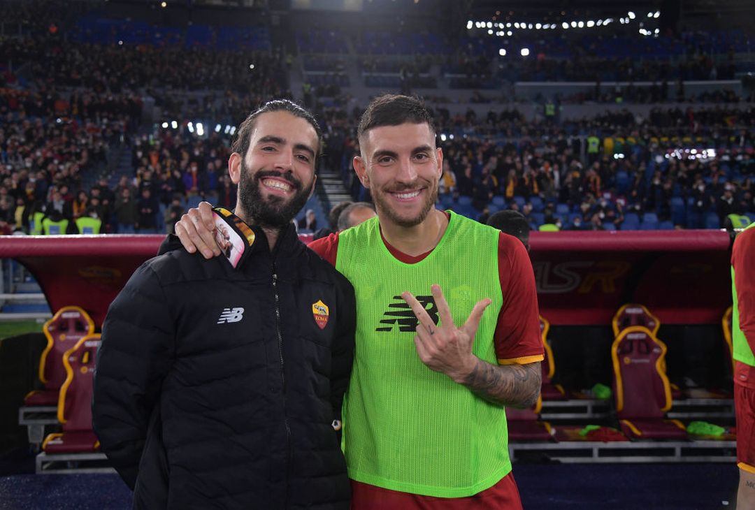 La Roma si scatena: Mancini con la bandiera, Abraham si spoglia – FOTO GALLERY - immagine 55