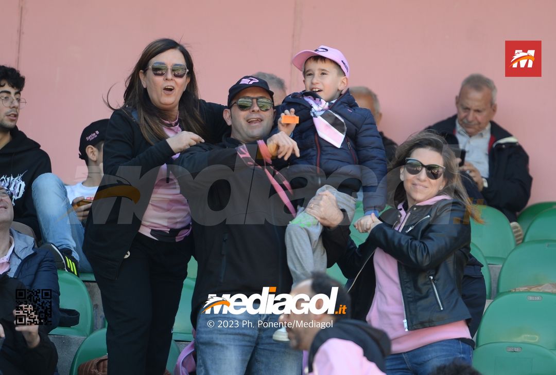 FOTOTIFO Palermo-Benevento 1-1, gli scatti ai tifosi al “Renzo Barbera” (Gallery) - immagine 31