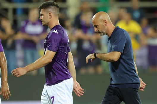 FLORENCE, ITALY - SEPTEMBER 08: Vincenzo Italiano manager of ACF Fiorentina shows hid dejection during the UEFA Europa Conference League group A match between ACF Fiorentina and Rīgas Futbola skola at Stadio Artemio Franchi on September 8, 2022 in Florence, Italy (Photo by Gabriele Maltinti/Getty Images) Il solito copione: creare tanto, senza concretizzare. Servono nuove idee- immagine 2