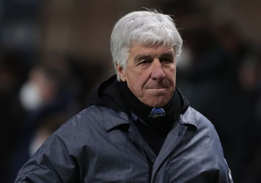 BERGAMO, ITALY - FEBRUARY 10: Atalanta BC coach Gian Piero Gasperini looks on during the Coppa Italia match between Atalanta BC and ACF Fiorentina at Gewiss Stadium on February 10, 2022 in Bergamo, Italy. (Photo by Emilio Andreoli/Getty Images) BERGAMO, ITALY - FEBRUARY 10: Atalanta BC coach Gian Piero Gasperini looks on during the Coppa Italia match between Atalanta BC and ACF Fiorentina at Gewiss Stadium on February 10, 2022 in Bergamo, Italy. (Photo by Emilio Andreoli/Getty Images)