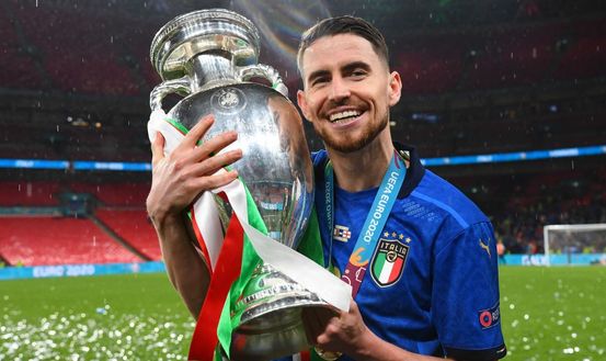 LONDON, ENGLAND - JULY 11: Jorginho of Italy celebrates with The Henri Delaunay Trophy following his team's victory in the UEFA Euro 2020 Championship Final between Italy and England at Wembley Stadium on July 11, 2021 in London, England. (Photo by Claudio Villa/Getty Images) LONDON, ENGLAND - JULY 11: Jorginho of Italy celebrates with The Henri Delaunay Trophy following his team's victory in the UEFA Euro 2020 Championship Final between Italy and England at Wembley Stadium on July 11, 2021 in London, England. (Photo by Claudio Villa/Getty Images)